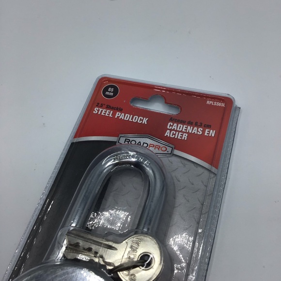 Brand new in box Roadpro 2.5” shackle steel padlock lock RPLSS65L - Picture 3 of 4